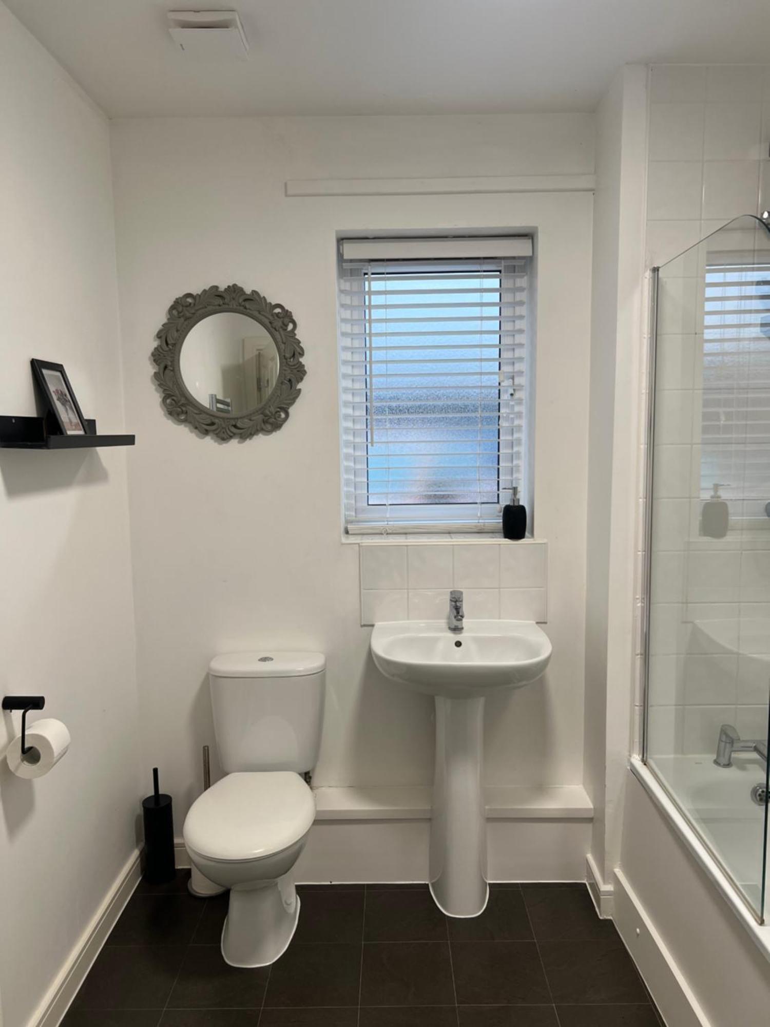 Home Away From Home: Cozy Two Bedroom Apartment Banbury Exteriör bild